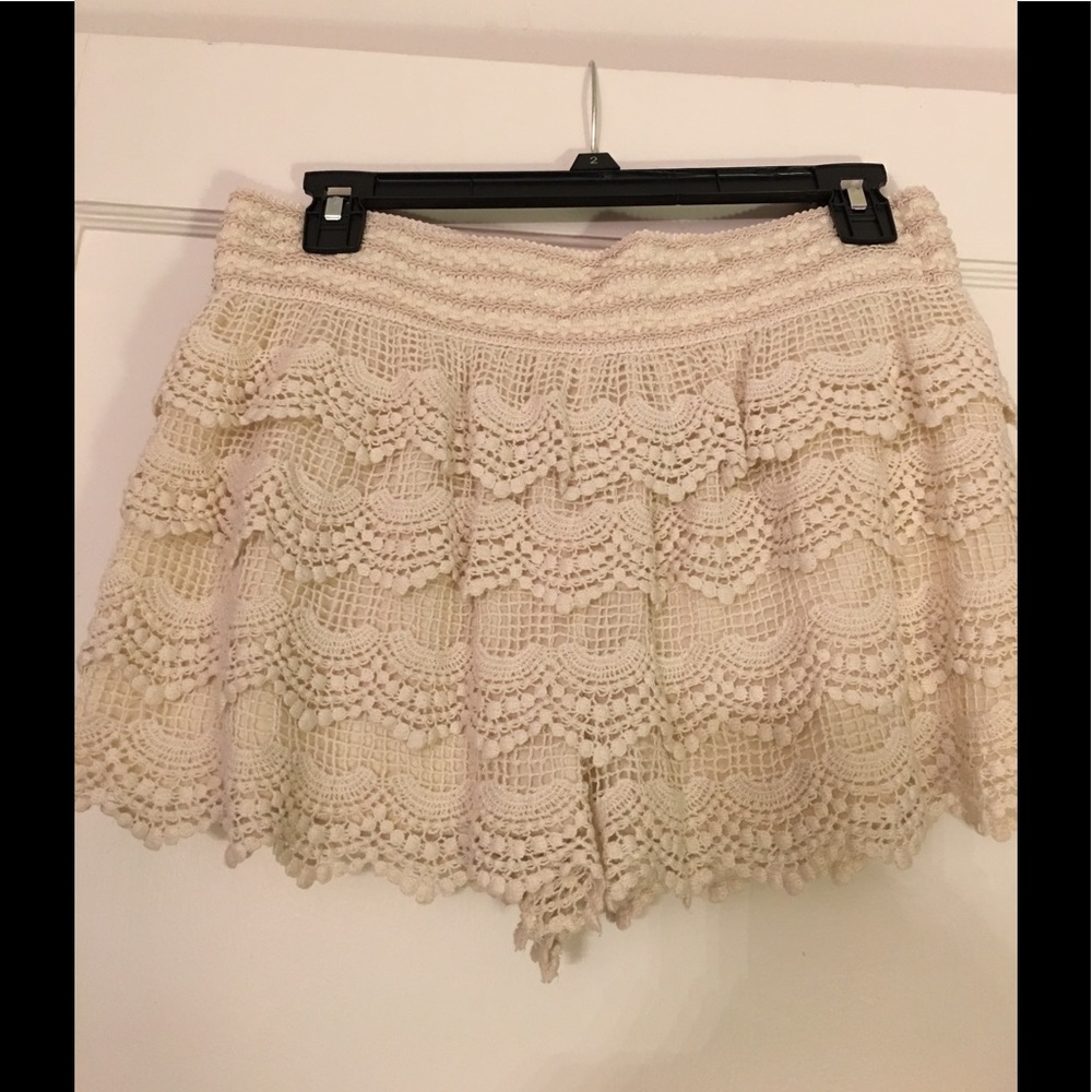 Lace Creme Shorts